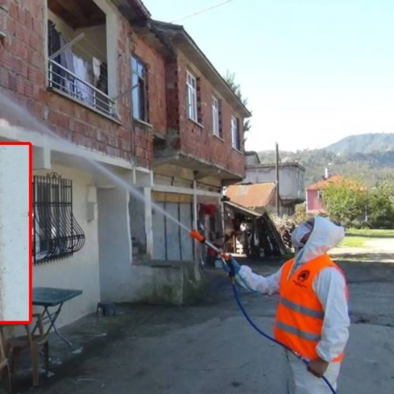 Evlere Dadanan Haşereler İçin İlaçlama Timi Oluşturuldu