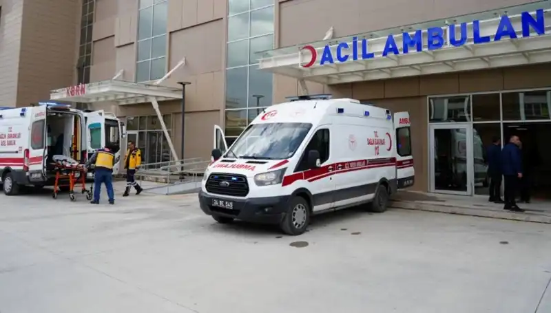 Erzincan'da Korkunç Kaza: Yaşamını Yitiren Bir Kişi, Üç Yaralı