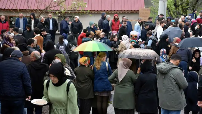 Gelenekten Geleceğe: 12 Bin Kişilik Bayramlaşmanın Renkli Görüntüleri