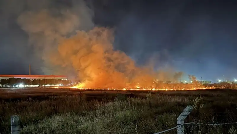 İzmir’de Gece Yarısı Yangın Paniği: Mahallede Büyük Korku!