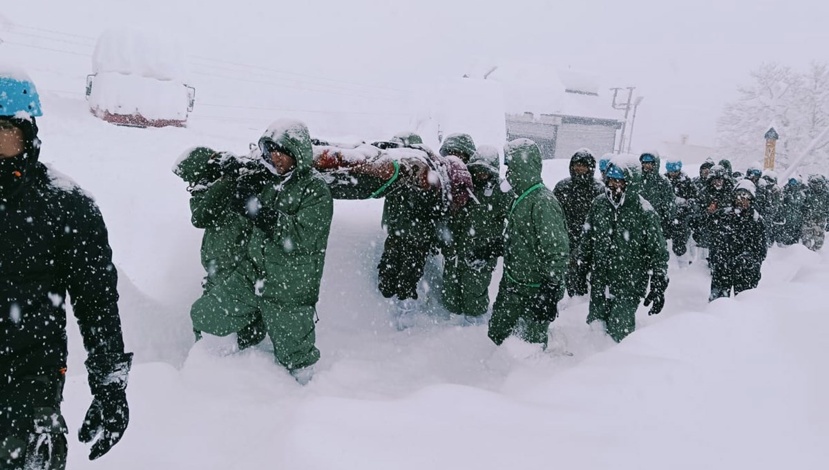 "Himalaya Dağlarında Çığ Felaketi! 41 Kişi Mahsur Kaldı!"