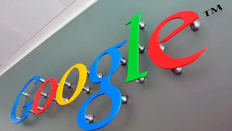 Google, Canlı Görüşmeleri Anlık Olarak Çevirecek Yenilikçi Özelliğini Tanıttı