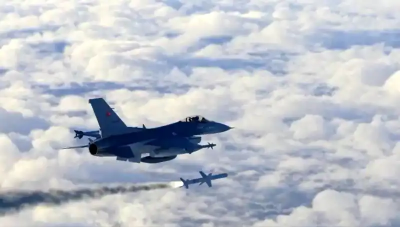 F-16 EDPOD Sistemi, Tüm Testleri Geçerek Beklentileri Aştı!