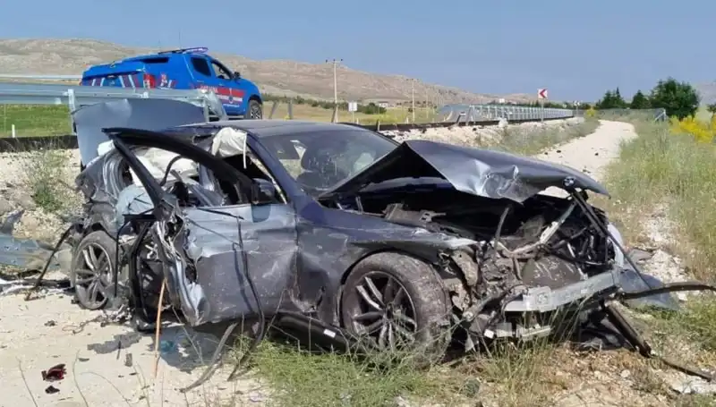 Sivas’ta İki Feci Trafik Kazası: Yüksek Yaralı Sayısı Endişe Verdi