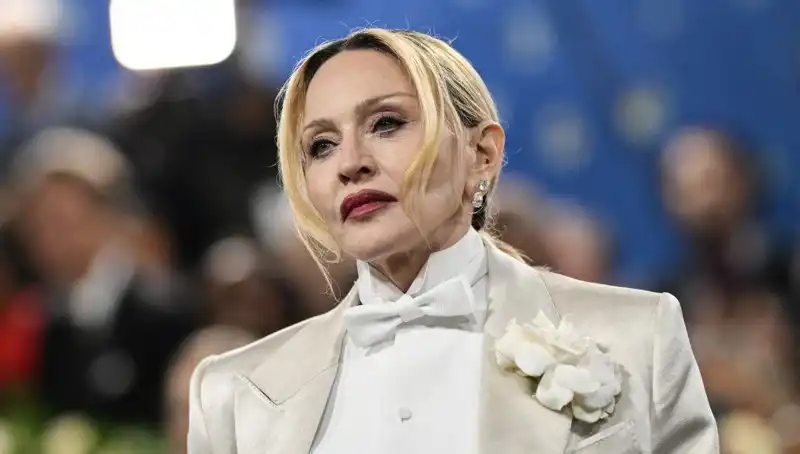 Madonna’nın Yeni Diyeti: Kanserle Mücadelede Umut Mu?