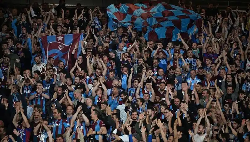 Trabzonspor-Galatasaray Maçının Biletleri Hızla Tükendi: Taraftarların Yoğun İlgisi