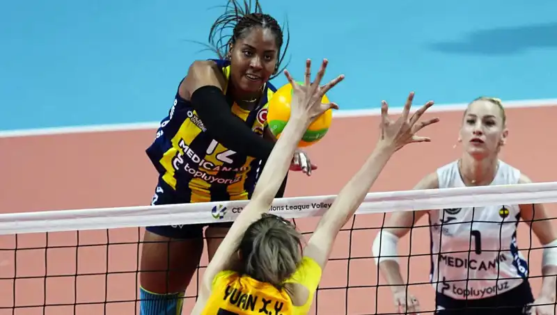Avrupa'da Türk Fırtınası: Fenerbahçe, VakıfBank'ı 3-0'la Geçmeyi Başardı!