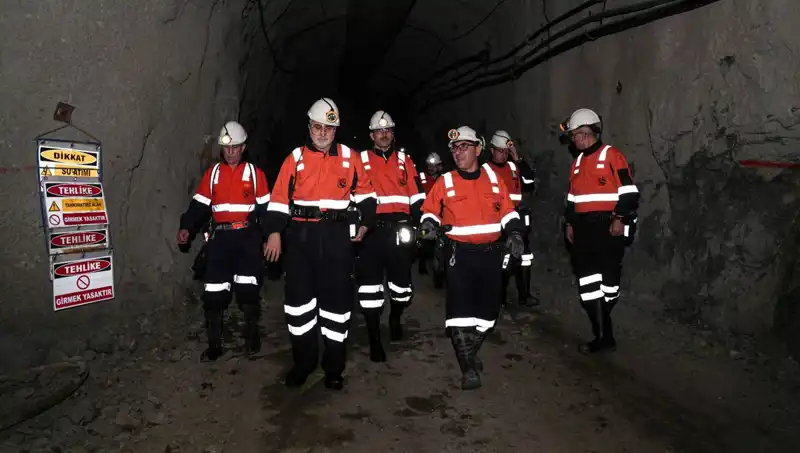 : Bakan Işıkhan, Altın Madeni Ziyaretiyle Yatırımcılara Güven Verdi