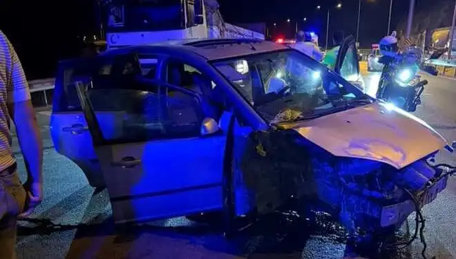 Otomobil Kazası: Bariyere Çarpan Araçta Bir Ölü, Üç Yaralı!