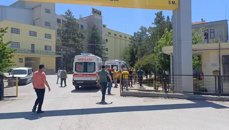 Çorum'daki Un Fabrikasında Patlama: 10 Kişi Yaralandı!