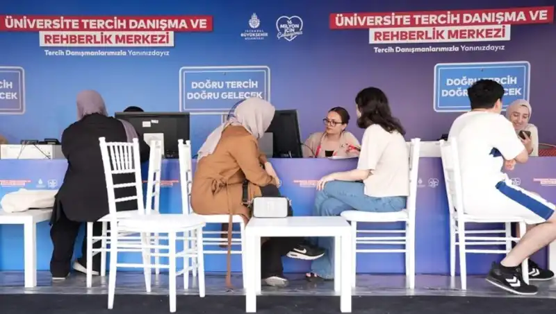 İstanbul'da Öğrencilere Destek: İBB Yenilikçi Tercih Danışma ve Rehberlik Merkezleri