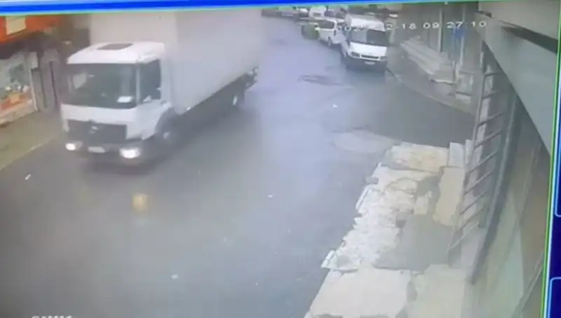 Sahte Polisler, 1,7 Milyon Liralık Gaspla Çökerken Şaka Yapacaklarını Söylediler!