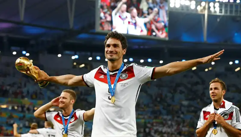 Almanya'nın Efsane Stoperi Hummels Futboldan Emekli Oldu!