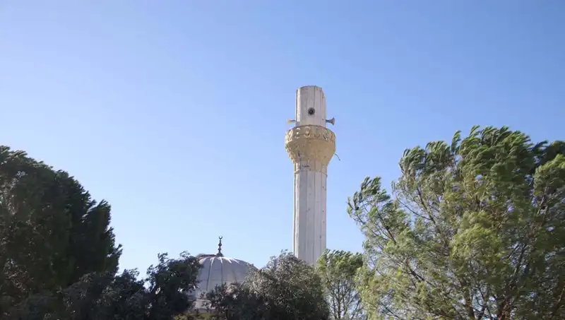 Muğla'daki Fırtına Korkunç Zararlara Neden Oldu: Minare Külahları ve Çatılar Uçtu