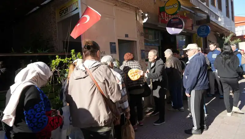 13 Yıldır Devam Eden Ramazan Geleneği: İhtiyaç Sahiplerine El Uzatılıyor